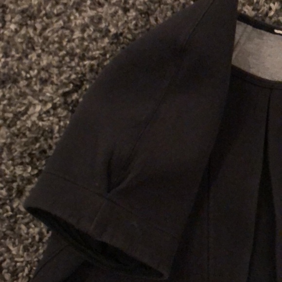 LULULEMON black shirt sleeve pullover sweatshirt - Picture 4 of 8